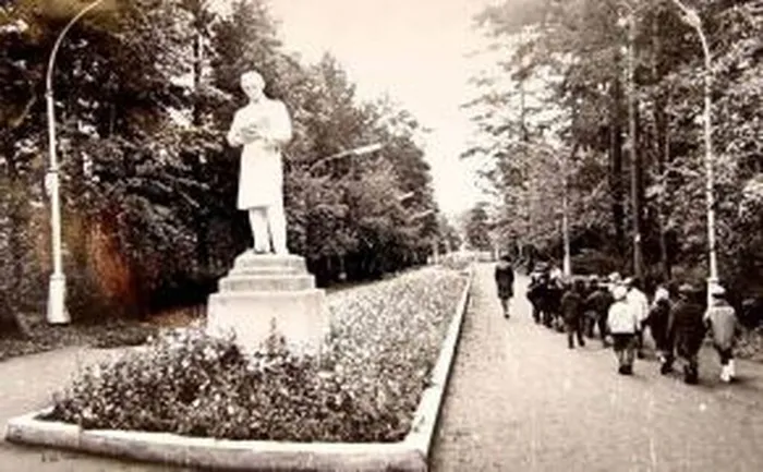 Lenin_student_1956_G_1_291x180